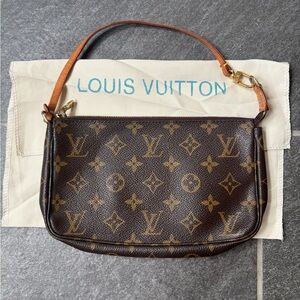 Iconic Louis Vuitton Monogram Pochette Leather Shoulder Bag